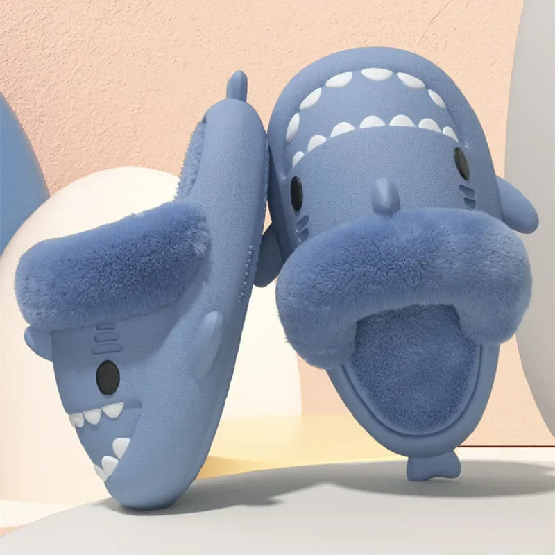 🦈 Men & Women Shark Slippers – Detachable, waterproof EVA slippers with warm plush cotton.