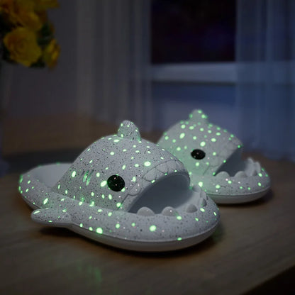 🦈 Women’s Luminous Starry Shark Slides – Cute EVA platform sandals for couples